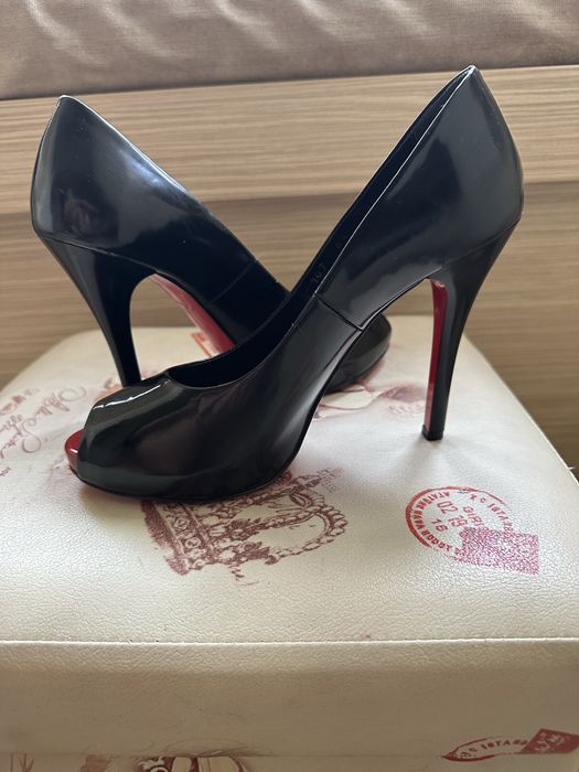 Pantofi cu toc 12 - talpă roșie - negru