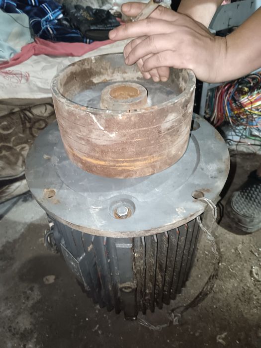 Продам электродвигатель 10кв