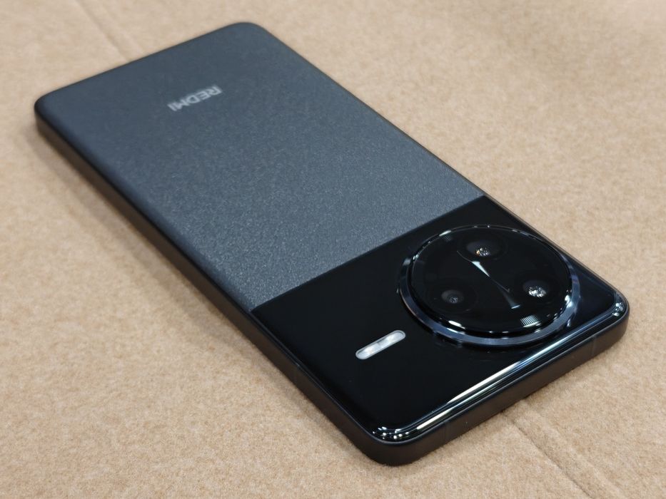 Нов Xiaomi Redmi K80 Pro 12/512 черен(Poco F7 Ultra)-SD8 Elite;6000mAh