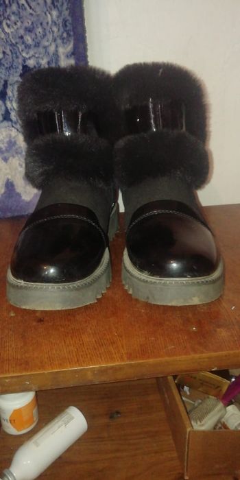 Продам ботинки зимние