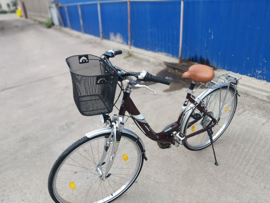 Vând bicicleta din aluminiu pentru damă