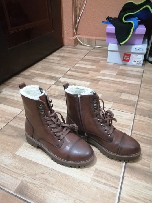 Ghete fete ,în stare foarte  bună  ,foarte călduroase