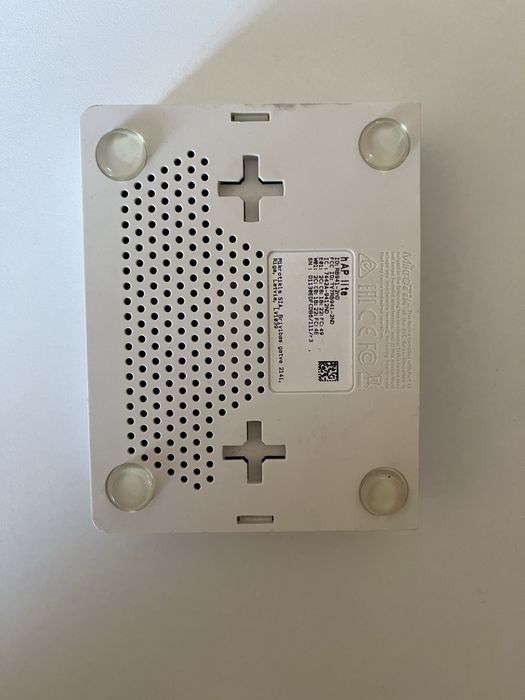 Продам MikroTik hAP lite (RB941-2nD)