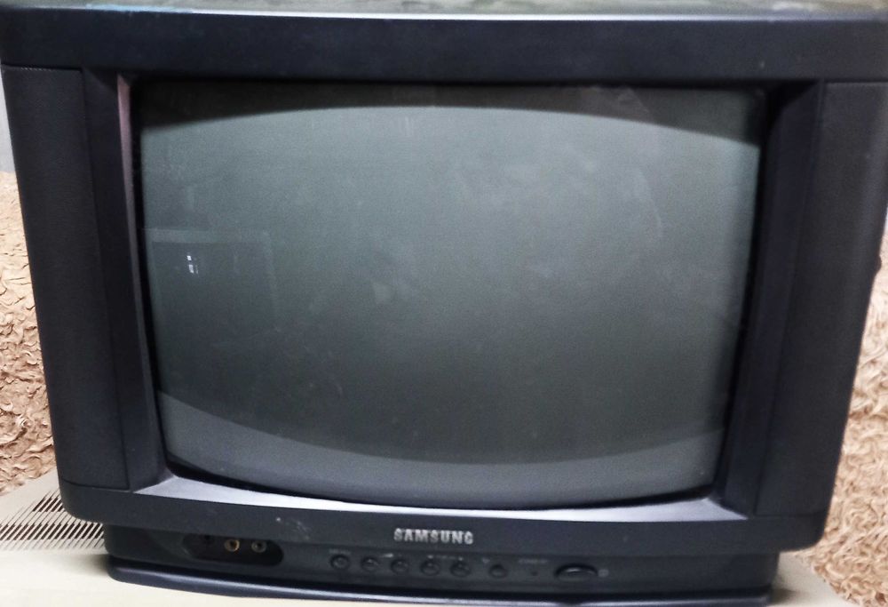 Продавам 6 броя Телевизори