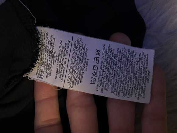 Tricou Nike – mărimea M (logo multiplu)