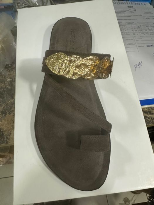 Продам новые сандалии, босоножки