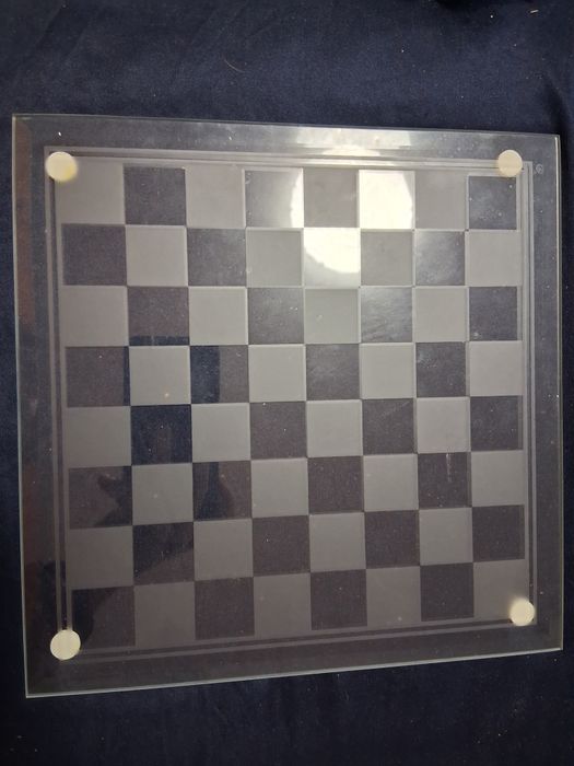 Стъклен шах 25х25