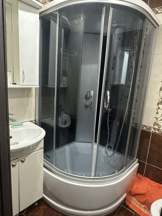 Продаю душевую кабину 80/80