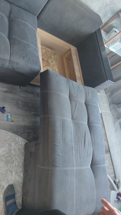 Продаю диван в хорошем  состояний