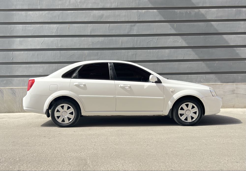 Lasetti, ласетти sotiladi.