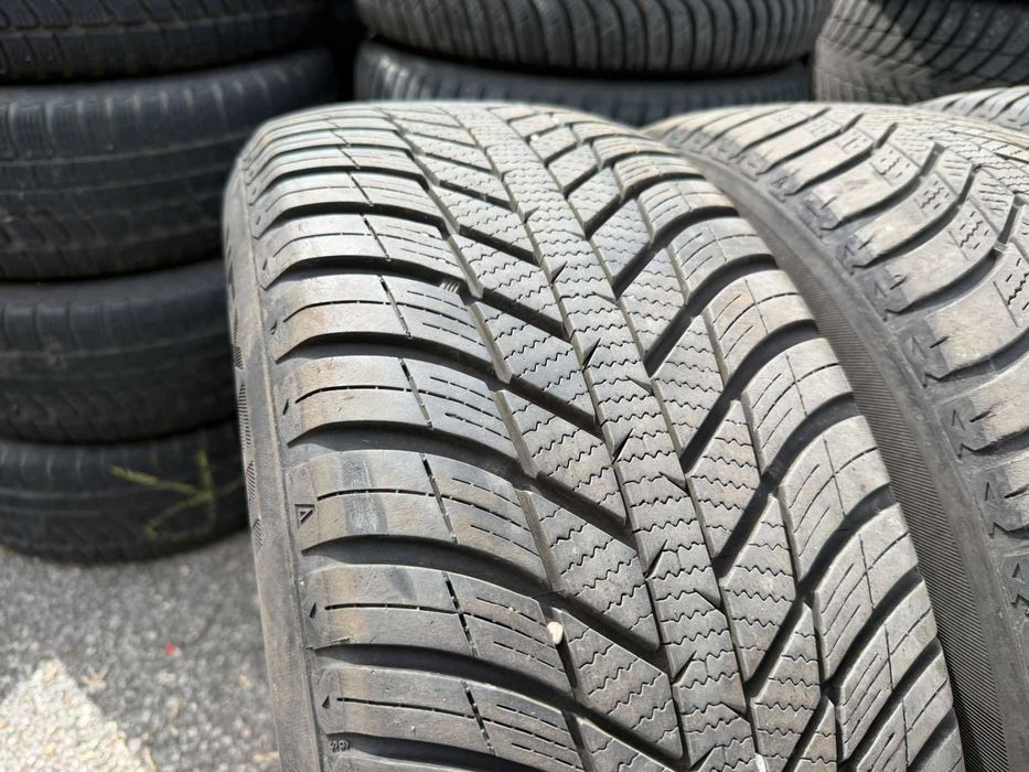 ЗИМНИ Гуми NEXEN 235/55/18 с ДОТ 23/2024г