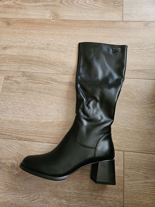 Черни дамски ботуши