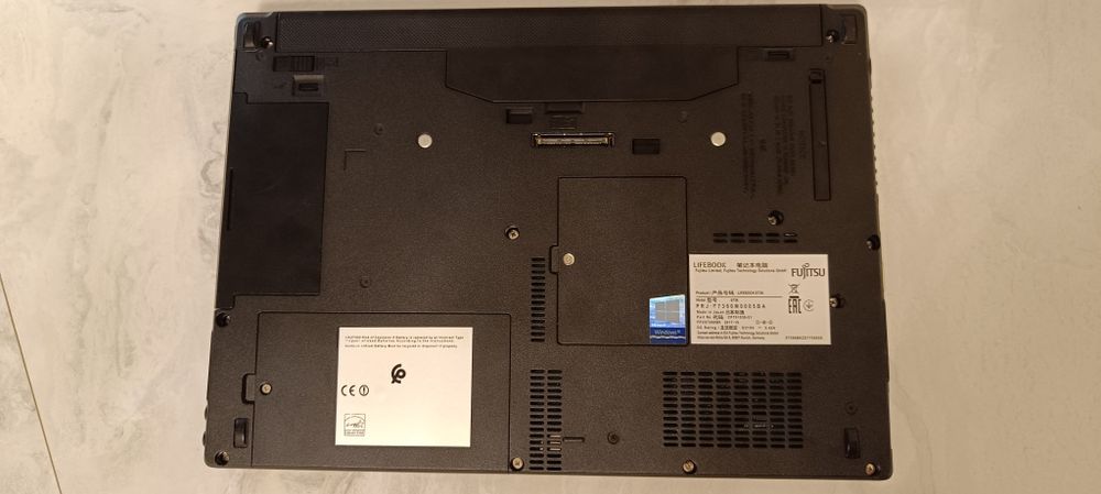 Fujitsu Lifebook E736