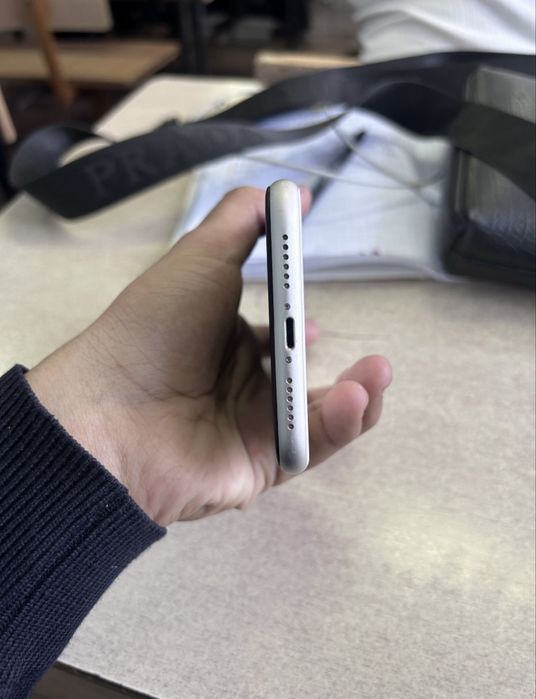Продам Iphone 11