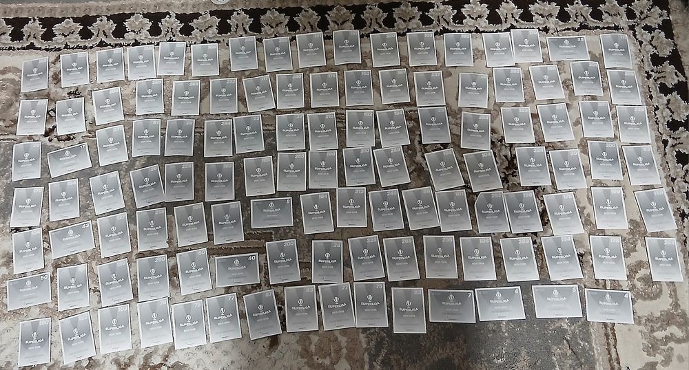 Fac schimb cartonașe superliga.