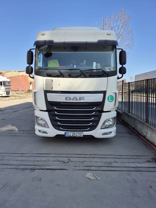 Camion/Camioane schimb utilaje constructii.