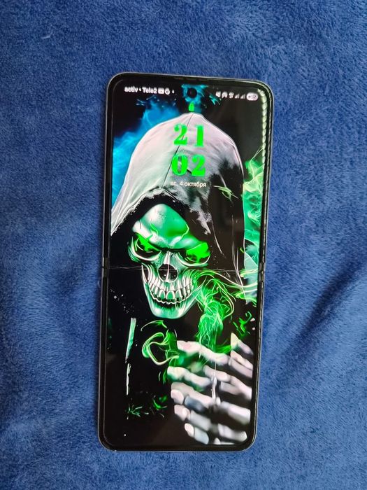 Продам смартфон фирмы Samsung Galaxy Z flip3