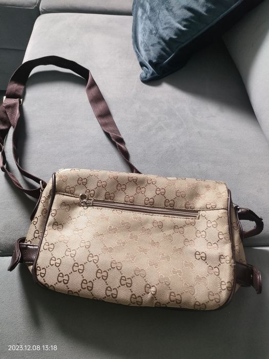 Poseta sport ellesse