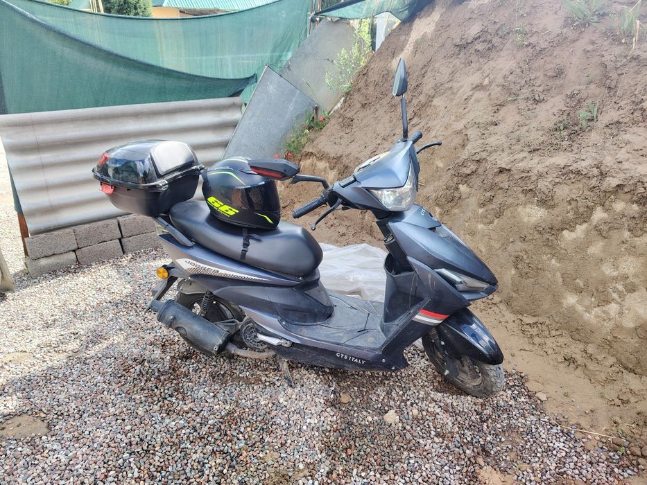 Skuter Gts Italy