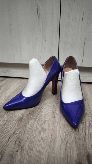 Синие женские туфли