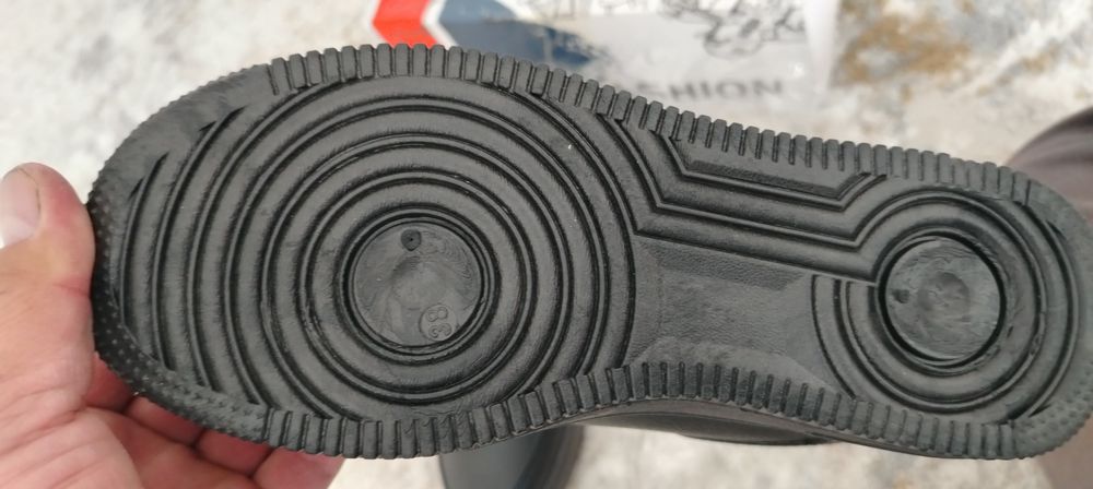 Женский кроссовка сатамын. Жаңа