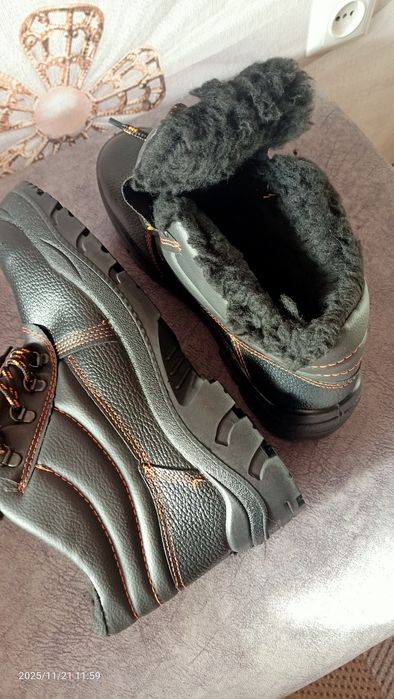 Продам новые муж ботинки