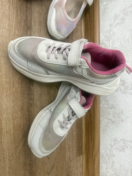 Обувь для девочки . 34-35 размер