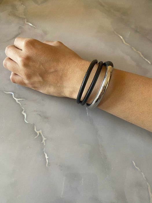 Стоманена гривна с кожени елементи