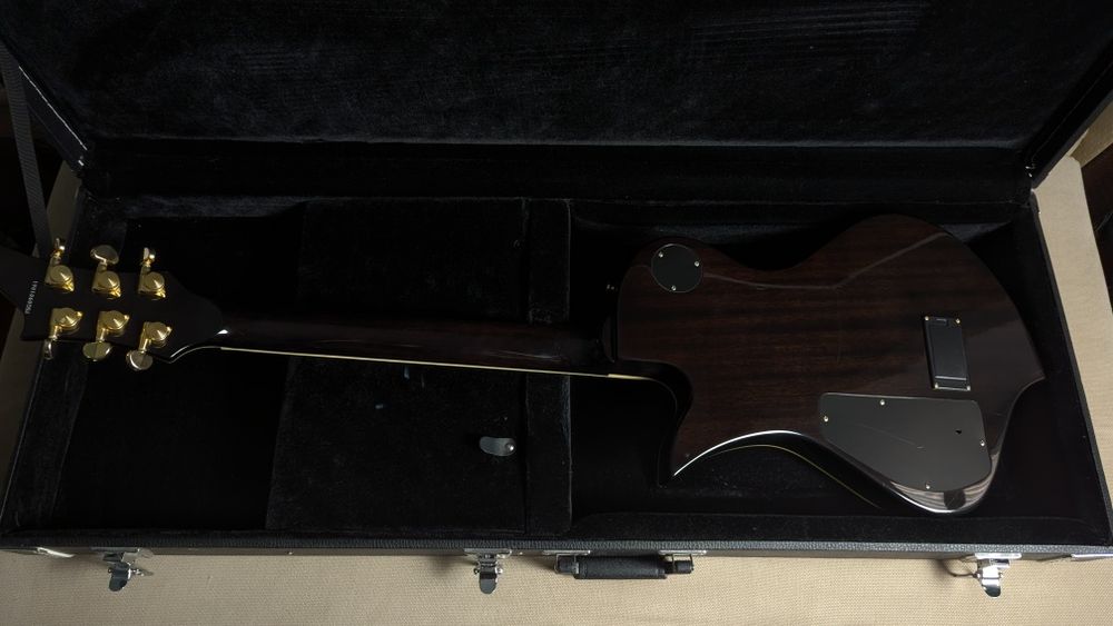 Электрогитара Fernandes и комбоуселитель marshall