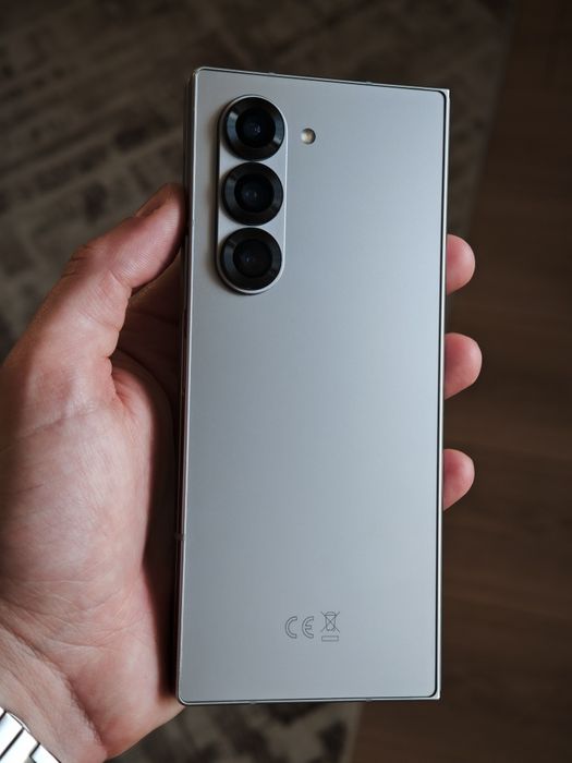 Samsung Z Fold6 (За дисплей)