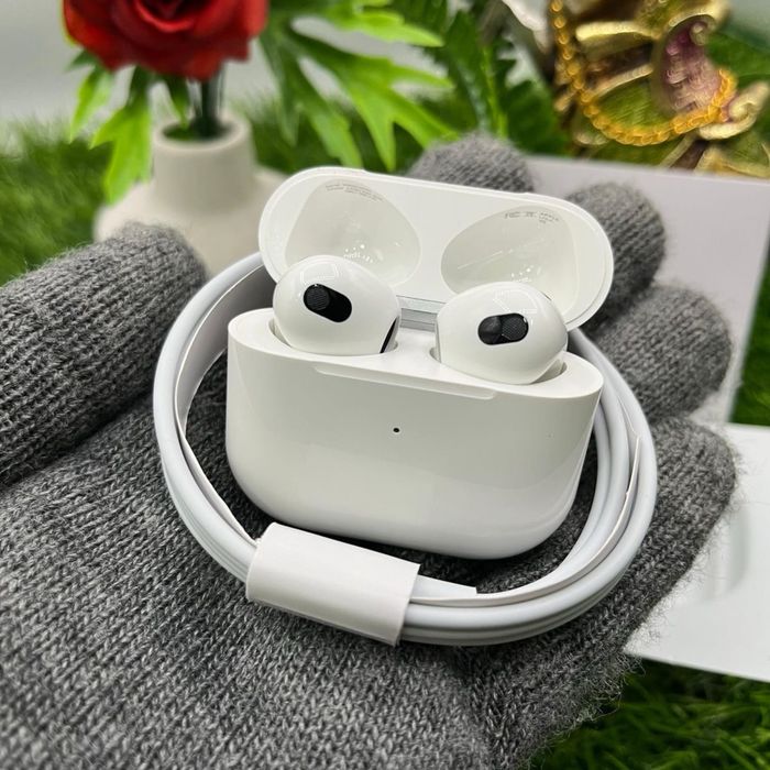 Безжични блутут слушалки със зареждащ кейс за мобилни устройства