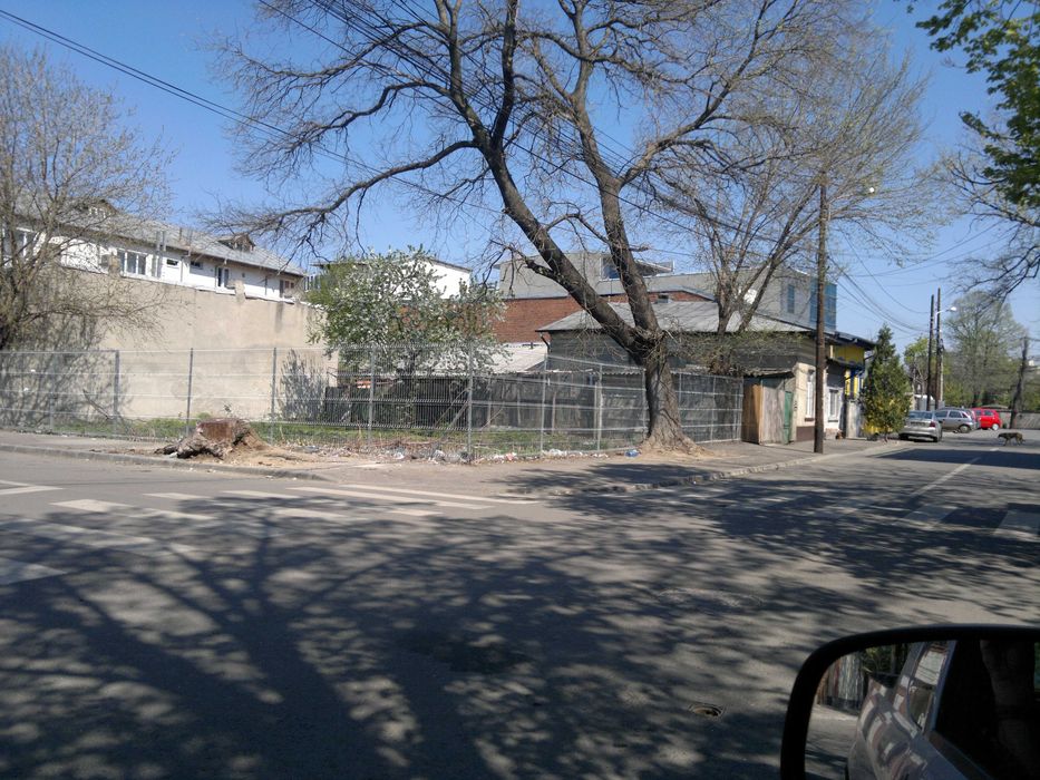 Teren 327m2 pe str. Bradesti 2-4 (langa Lizeanu , sector 2) Cu autorizatie P+3+4 retras ,  Gata sa incepi lucrul.