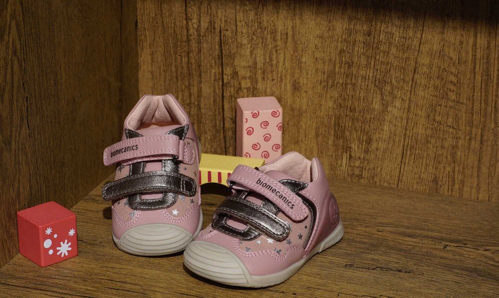 Pantofi pentru fetite Biomecanics – marimea 18
