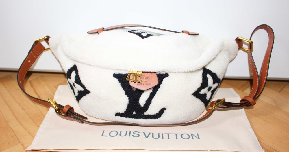 Чанта за кръст Louis Vuitton Bumbag