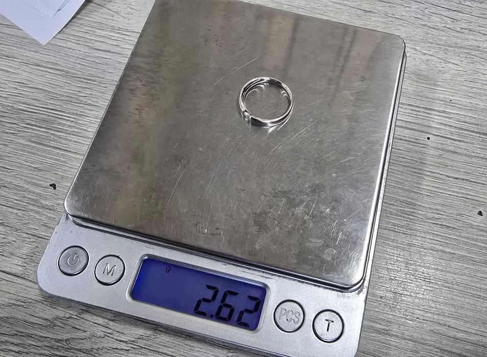 Пръстен от бяло злато проба 585 / с диамант