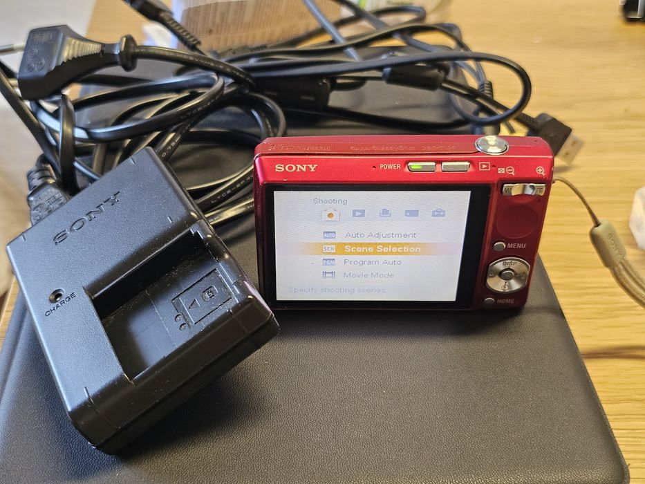 Sony Cyber-shot DSC-T100 (цикламен цвят) – фотоапарат