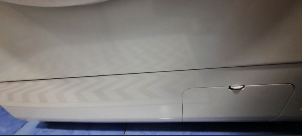 Продам машку автомат LG