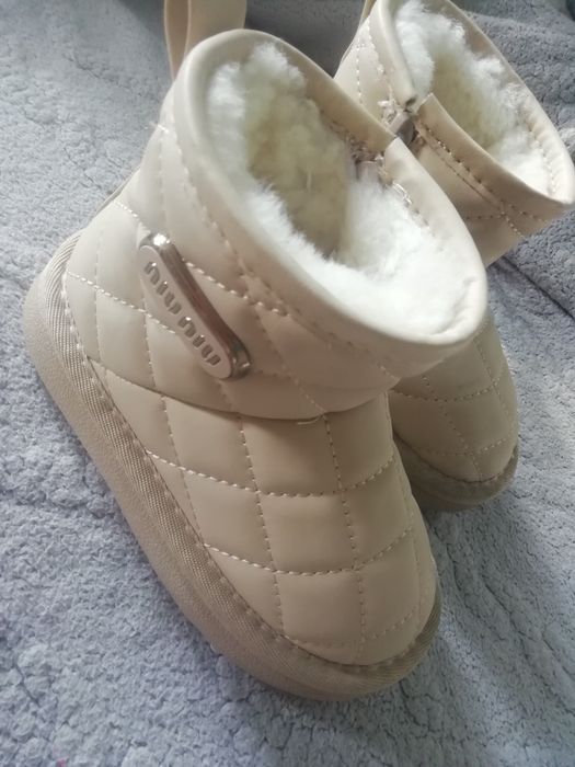 Продам зимнюю детскую обувь
