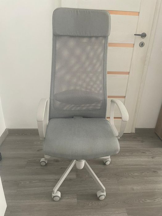 spălător franke  scaun birou  adidasi