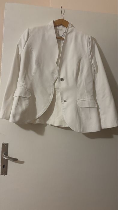 Бяло сако дизайнерско ново