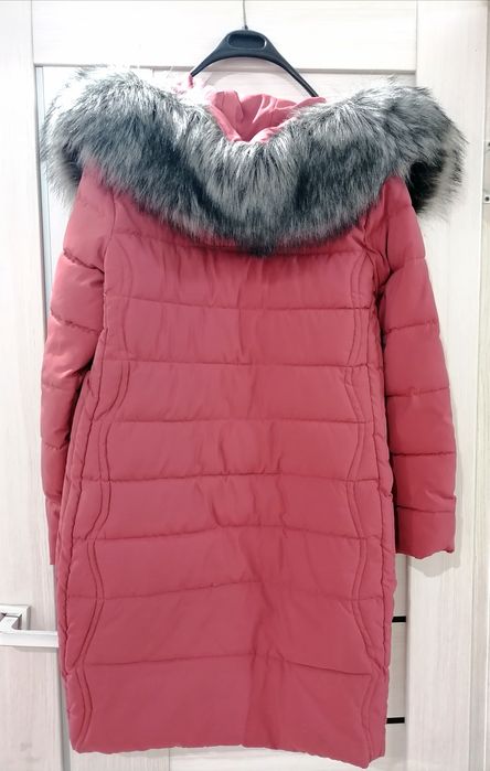Зимний пуховик женский