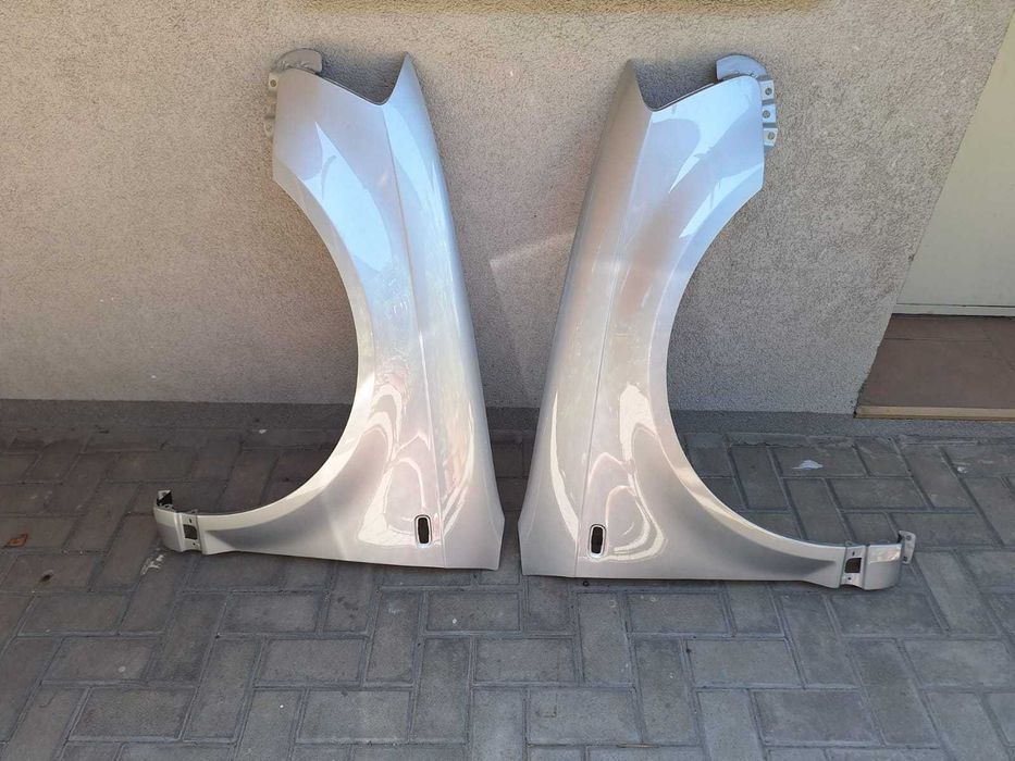 Aripa Fata Dreapta & Stanga Audi A3 8P 2003-2008 Vopsita Gri Deschis