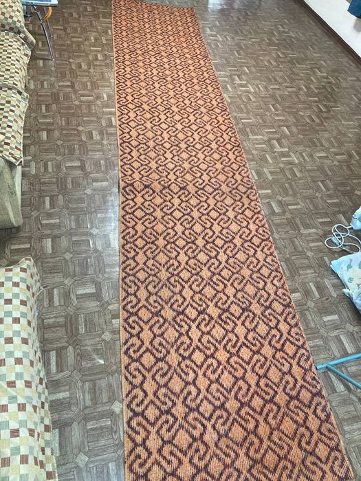 Ковры б/у. Стенка. Хрусталь