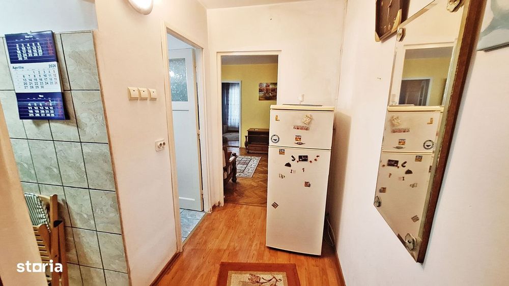 Piata Astra, apartament 2 camere la etajul 1, liber, 87000 euro
