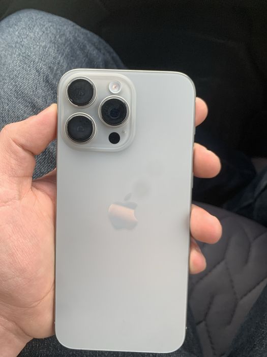 I phone 15 pro max 256