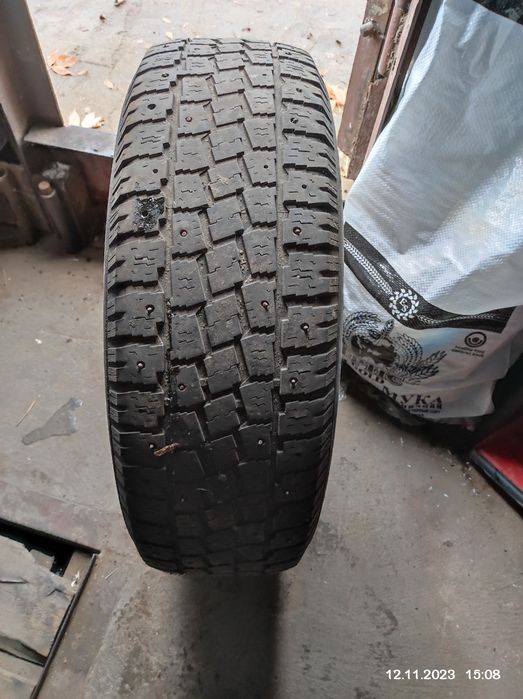 Продам зимнюю резину б/у