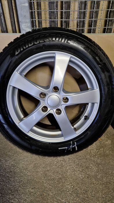 Dacia,KIA,ХЮНДАй джанти със зимни гуми 205/60/16 6,5J  ET48  5×115