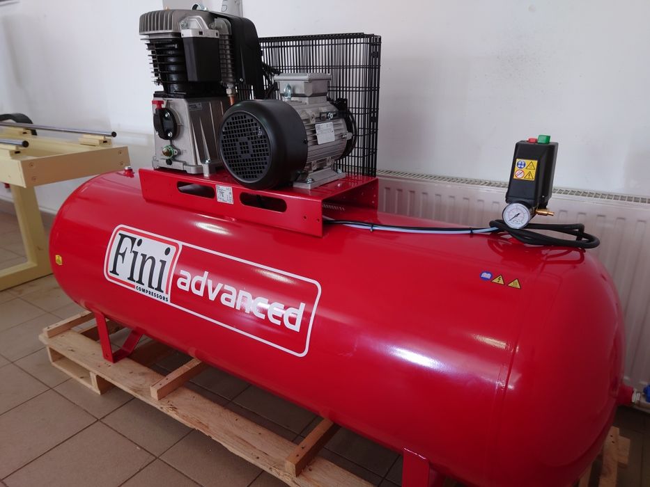 Compresor aer  Italian FINI 5,5P,  500L+USCATOR  DE AER