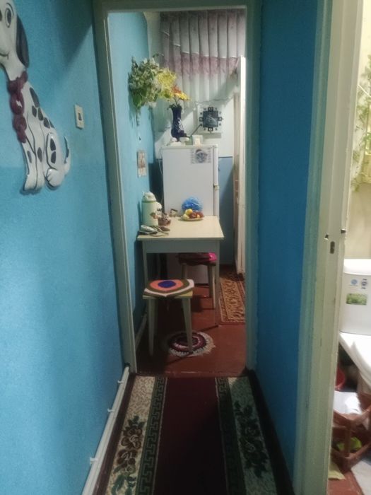 Чирчик 8 м/р 1х 38 кв/м Нархи 25.000$ Бош толов ва паспорт бн Ипотека