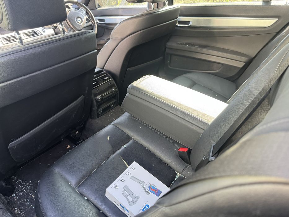 Dezmembrez BMW 730D 180kw